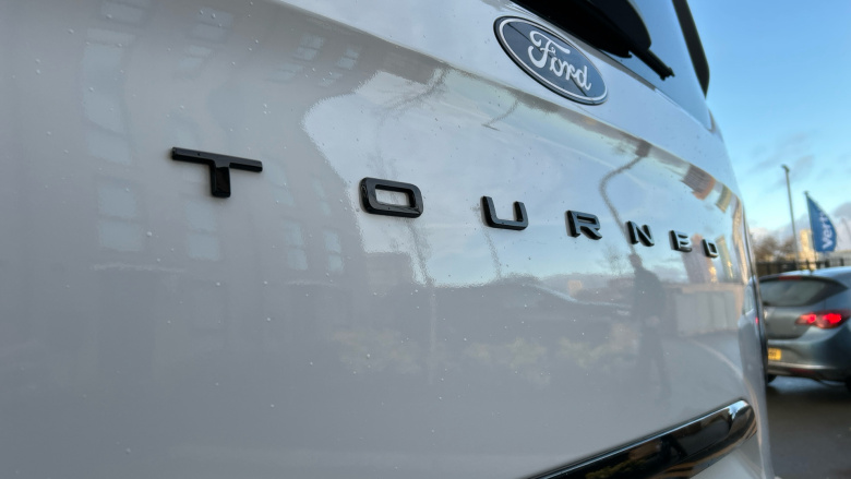 Ford Tourneo Custom 320 L1 Diesel Fwd 2.0 EcoBlue 136ps H1 Titanium 8 seater Auto